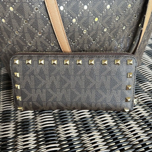 Michael Kors Jet Set Violet Small Carryall Tote Wallet Logo Perforated Leather - Picture 4 of 16